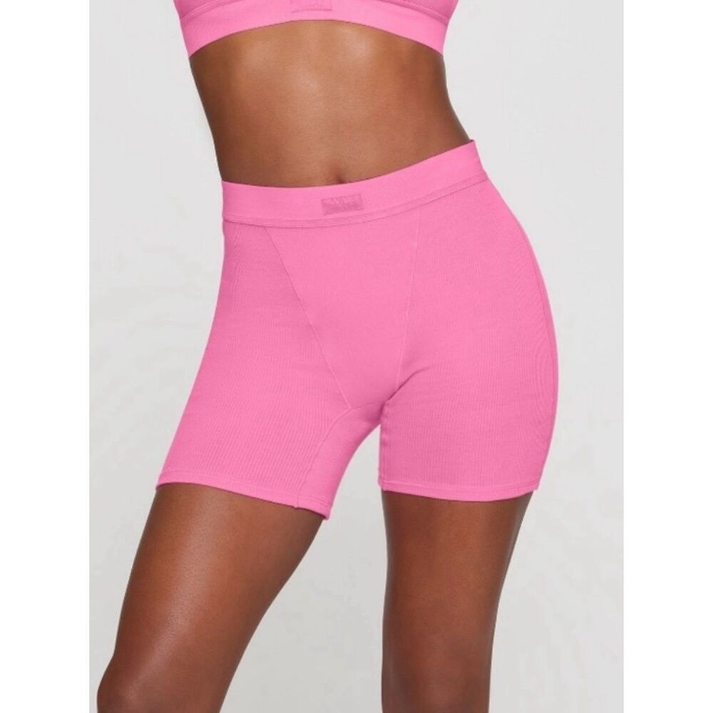 Skims Cotton Rib Boxer Shorts in Sugar Pink Medium